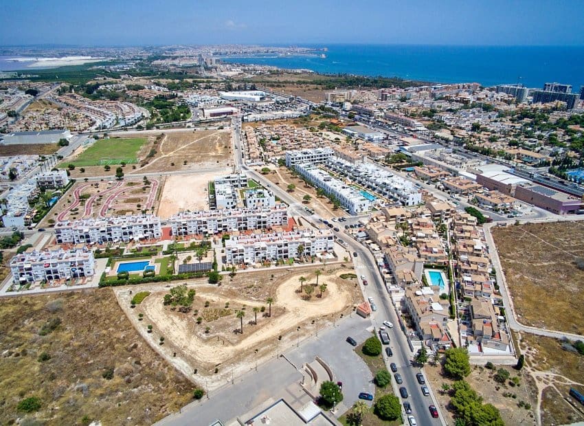 2 makuuhuone Huoneisto myytävänä paikassa Orihuela Costa mukana uima-altaan - 184 900 € (Ref: 10095729)