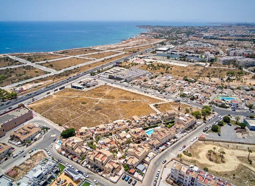 2 makuuhuone Huoneisto myytävänä paikassa Orihuela Costa mukana uima-altaan - 184 900 € (Ref: 10095729)