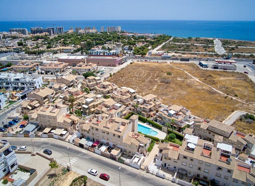 2 makuuhuone Huoneisto myytävänä paikassa Orihuela Costa mukana uima-altaan - 184 900 € (Ref: 10095729)
