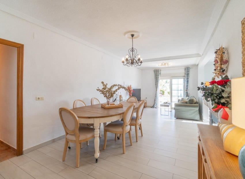4 quarto Moradia para venda em Los Balcones com piscina - 369 000 € (Ref: 10099015)