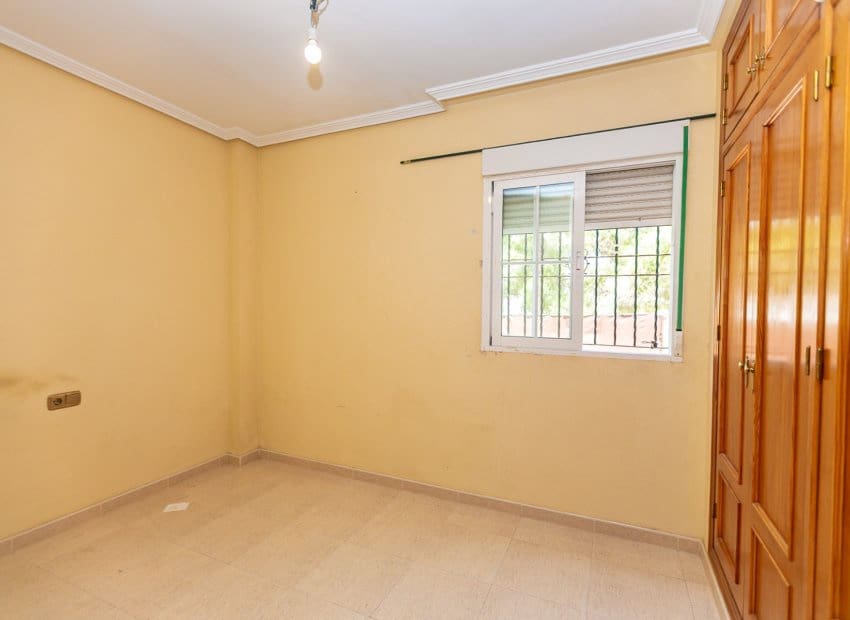2 makuuhuone Huoneisto myytävänä paikassa Orihuela Costa mukana uima-altaan - 165 000 € (Ref: 10102878)