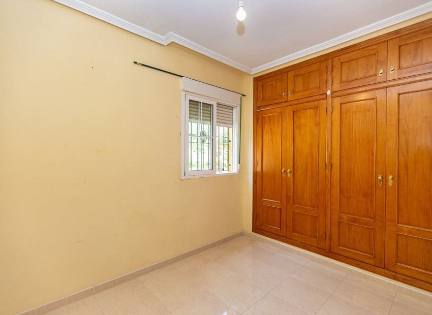 2 makuuhuone Huoneisto myytävänä paikassa Orihuela Costa mukana uima-altaan - 165 000 € (Ref: 10102878)