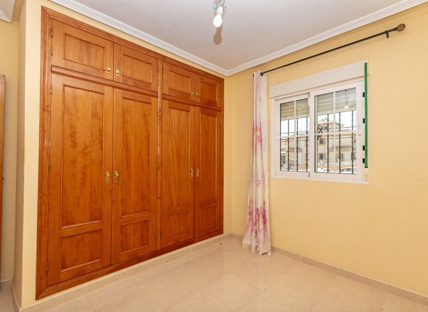 2 makuuhuone Huoneisto myytävänä paikassa Orihuela Costa mukana uima-altaan - 165 000 € (Ref: 10102878)