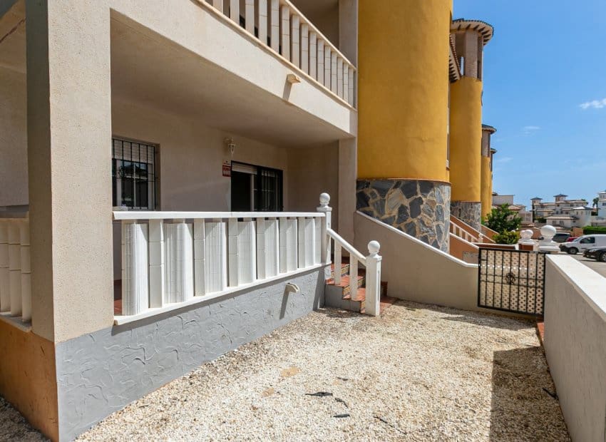 2 makuuhuone Huoneisto myytävänä paikassa Orihuela Costa mukana uima-altaan - 165 000 € (Ref: 10102878)