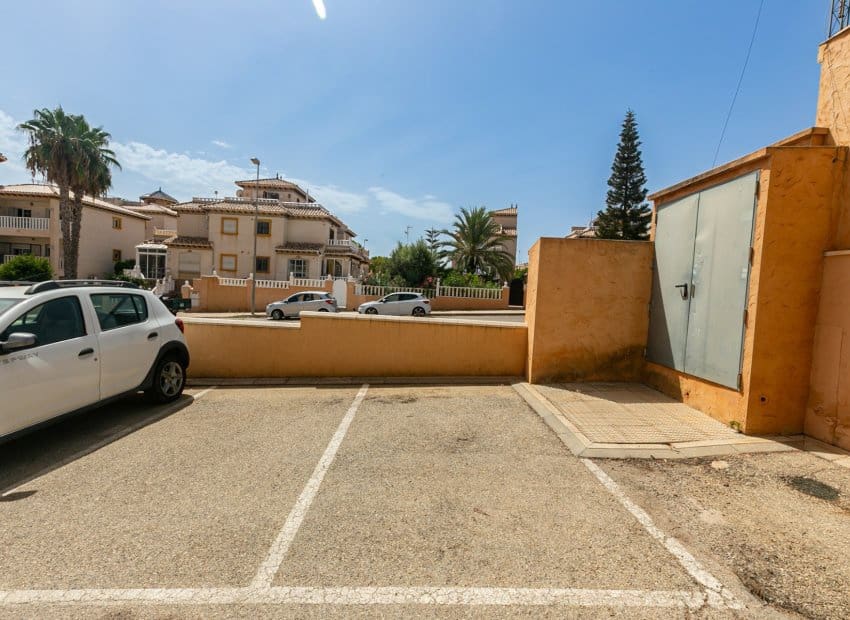 2 makuuhuone Huoneisto myytävänä paikassa Orihuela Costa mukana uima-altaan - 165 000 € (Ref: 10102878)