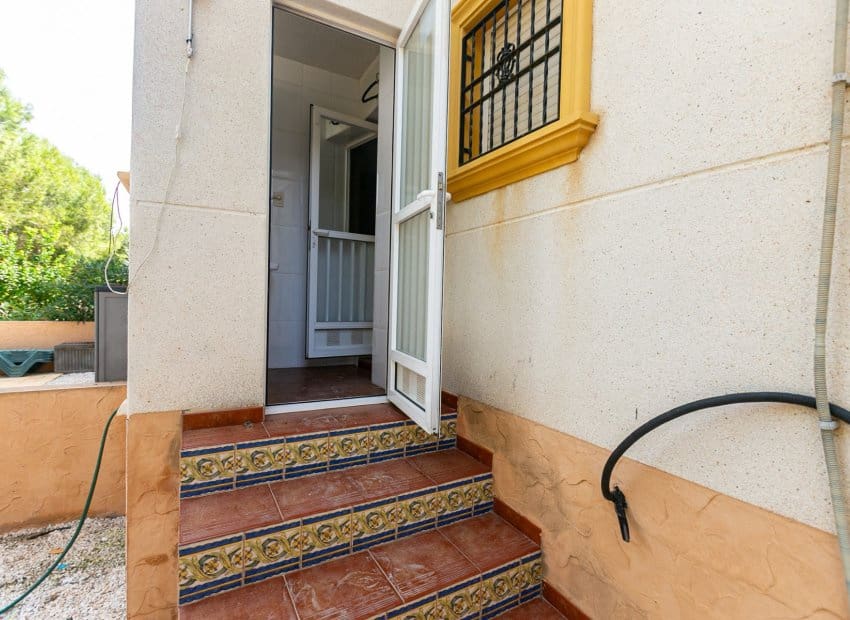 2 makuuhuone Huoneisto myytävänä paikassa Orihuela Costa mukana uima-altaan - 165 000 € (Ref: 10102878)