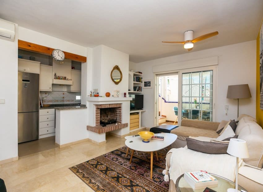 Apartamento de 2 habitaciones en Playa Flamenca en venta con piscina - 249.000 € (Ref: 10102879)