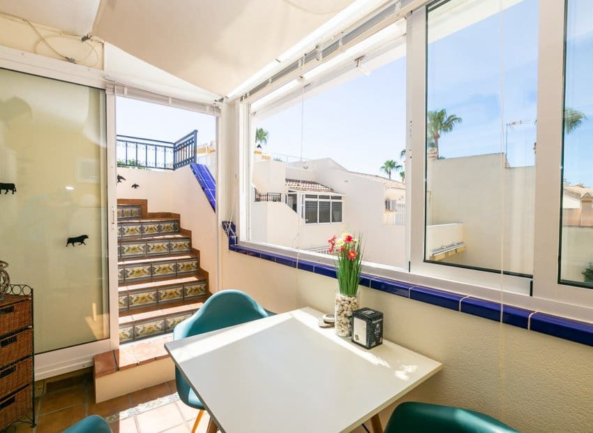 Apartamento de 2 habitaciones en Playa Flamenca en venta con piscina - 249.000 € (Ref: 10102879)