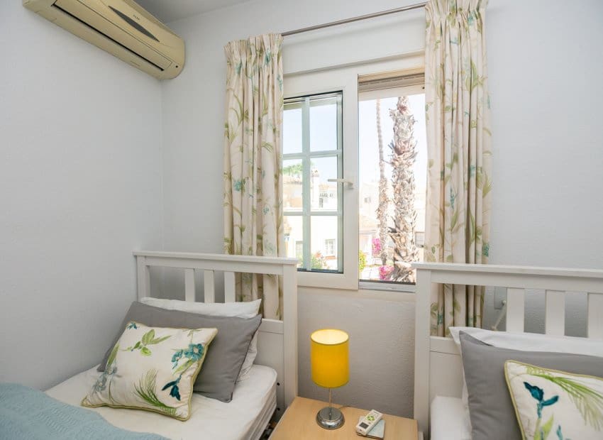 Apartamento de 2 habitaciones en Playa Flamenca en venta con piscina - 249.000 € (Ref: 10102879)