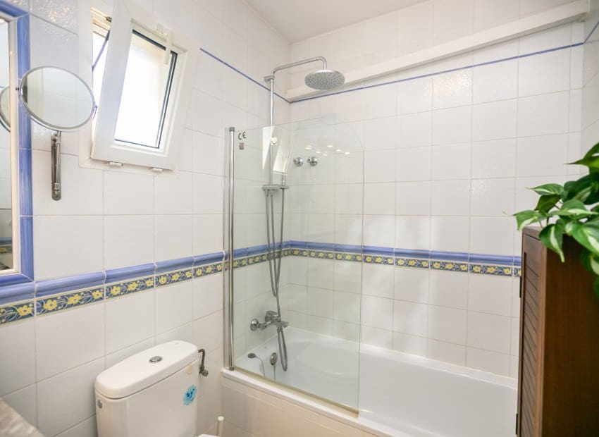 Apartamento de 2 habitaciones en Playa Flamenca en venta con piscina - 249.000 € (Ref: 10102879)