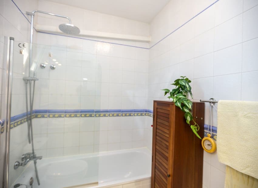 Apartamento de 2 habitaciones en Playa Flamenca en venta con piscina - 249.000 € (Ref: 10102879)