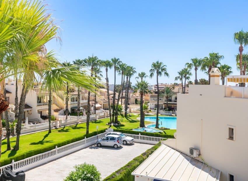 Apartamento de 2 habitaciones en Playa Flamenca en venta con piscina - 249.000 € (Ref: 10102879)