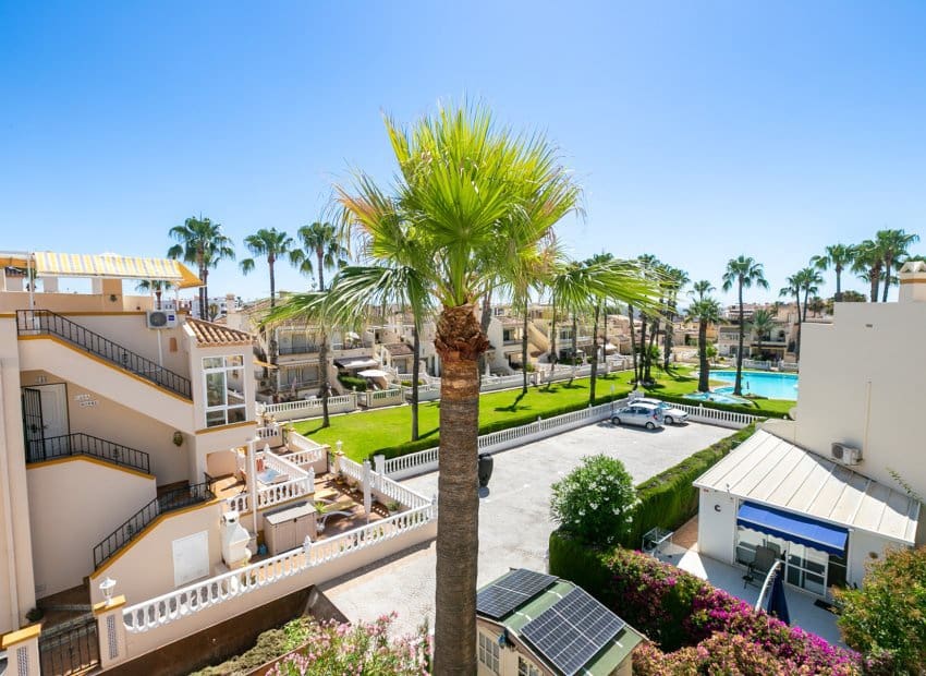 Apartamento de 2 habitaciones en Playa Flamenca en venta con piscina - 249.000 € (Ref: 10102879)