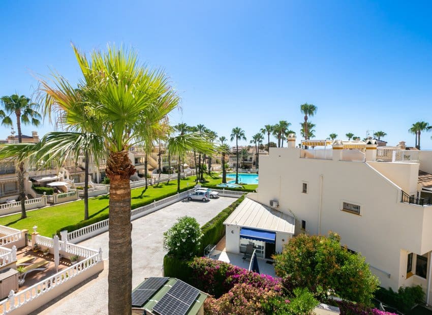 Apartamento de 2 habitaciones en Playa Flamenca en venta con piscina - 249.000 € (Ref: 10102879)