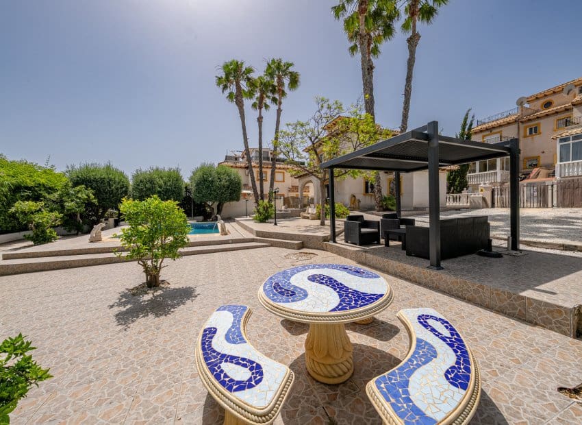 3 sovrum Villa till salu i Playa Flamenca med pool - 529 900 € (Ref: 10102880)
