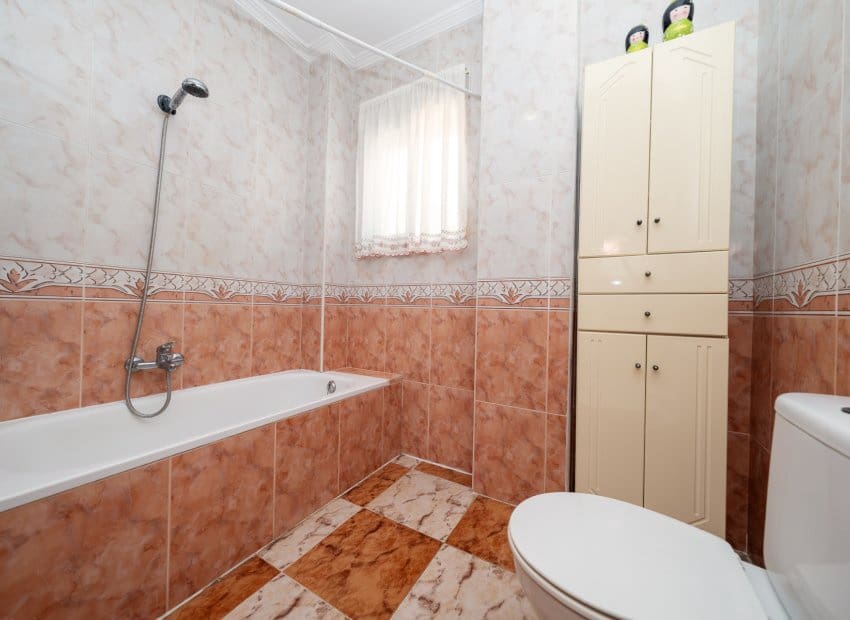 3 sovrum Villa till salu i Playa Flamenca med pool - 529 900 € (Ref: 10102880)