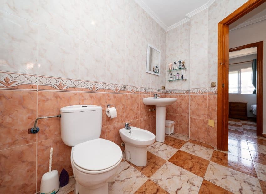 3 sovrum Villa till salu i Playa Flamenca med pool - 529 900 € (Ref: 10102880)