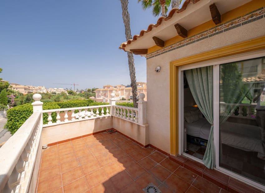 3 sovrum Villa till salu i Playa Flamenca med pool - 529 900 € (Ref: 10102880)