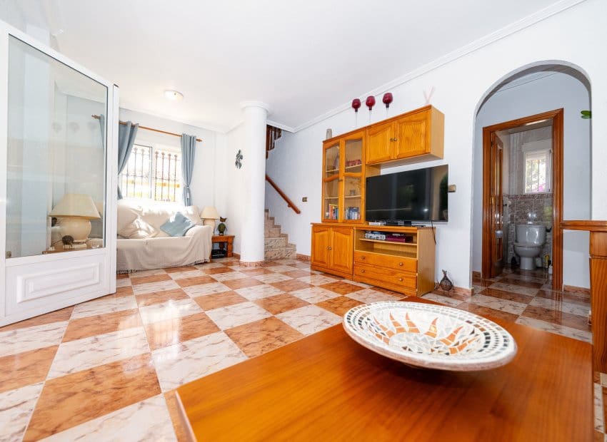 3 sovrum Villa till salu i Playa Flamenca med pool - 529 900 € (Ref: 10102880)