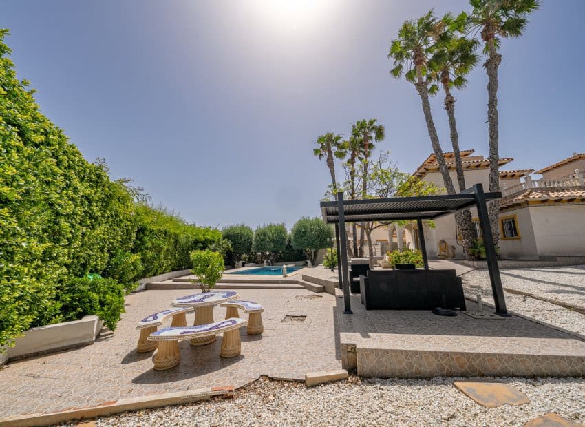 3 sovrum Villa till salu i Playa Flamenca med pool - 529 900 € (Ref: 10102880)