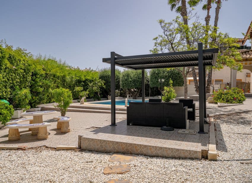 3 sovrum Villa till salu i Playa Flamenca med pool - 529 900 € (Ref: 10102880)