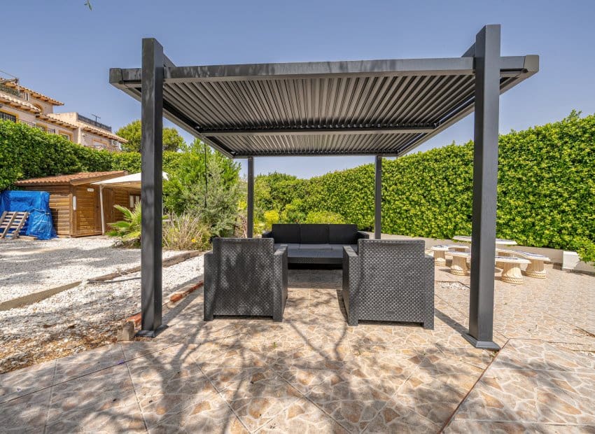 3 sovrum Villa till salu i Playa Flamenca med pool - 529 900 € (Ref: 10102880)