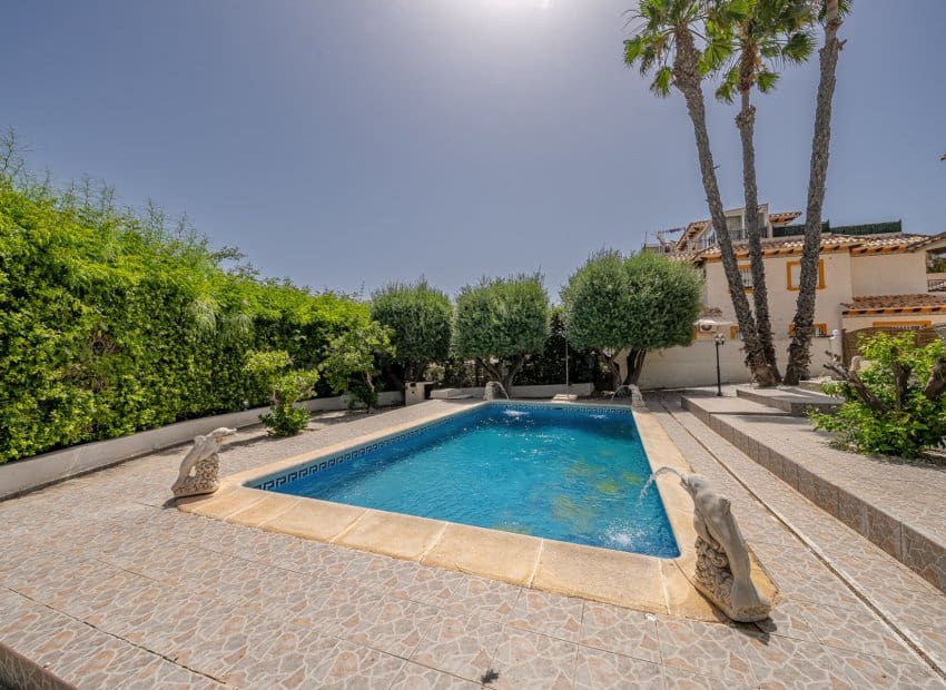 3 sovrum Villa till salu i Playa Flamenca med pool - 529 900 € (Ref: 10102880)
