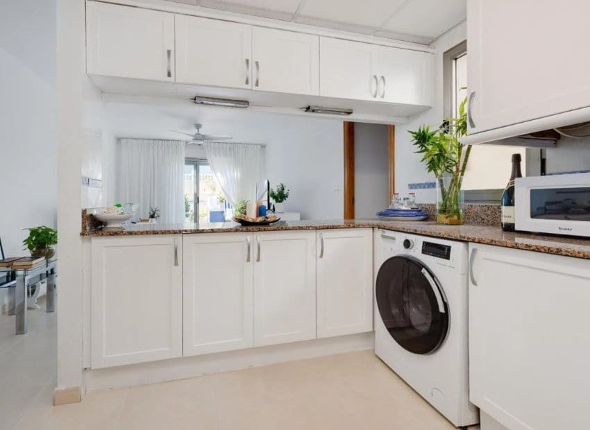 3 slaapkamer Appartement te koop in Torrevieja met zwembad garage - € 329.000 (Ref: 10102882)
