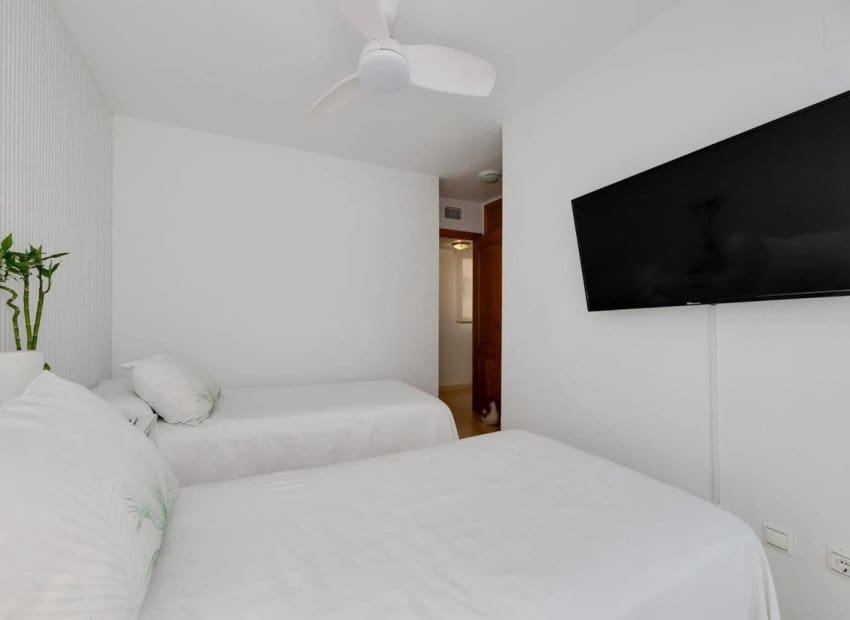 3 slaapkamer Appartement te koop in Torrevieja met zwembad garage - € 329.000 (Ref: 10102882)