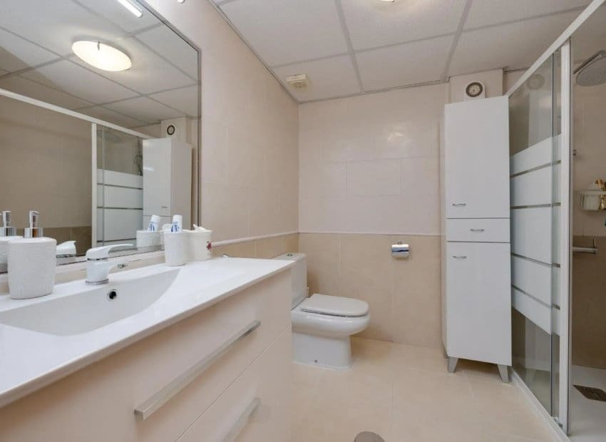 3 slaapkamer Appartement te koop in Torrevieja met zwembad garage - € 329.000 (Ref: 10102882)