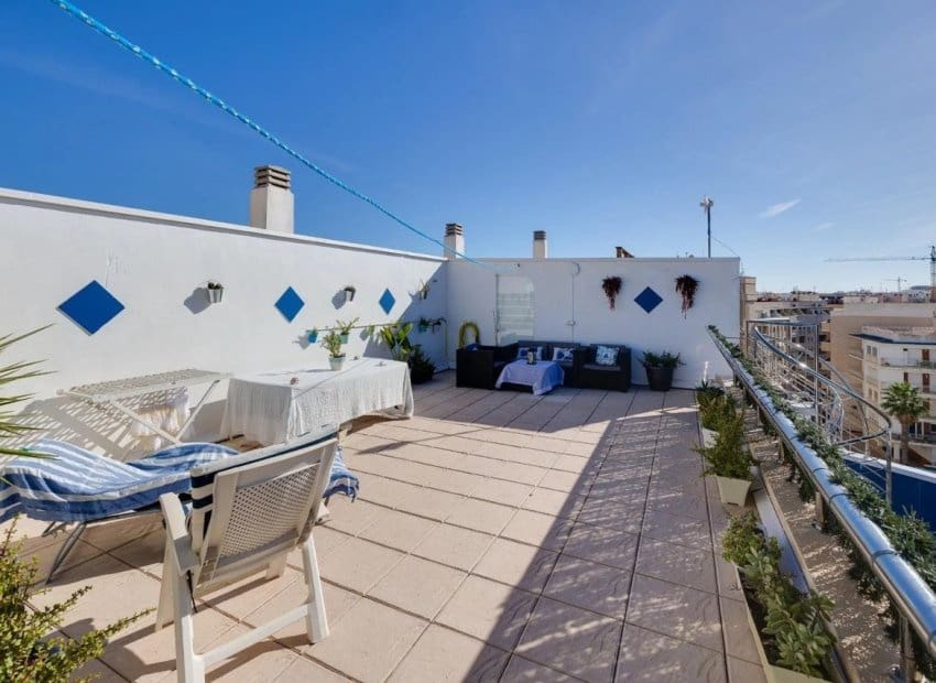3 slaapkamer Appartement te koop in Torrevieja met zwembad garage - € 329.000 (Ref: 10102882)