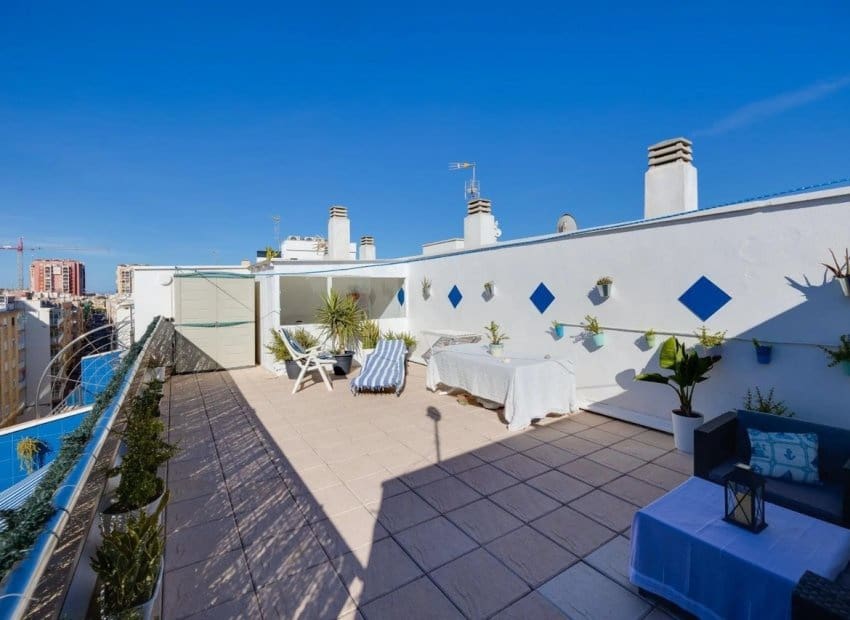 3 slaapkamer Appartement te koop in Torrevieja met zwembad garage - € 329.000 (Ref: 10102882)