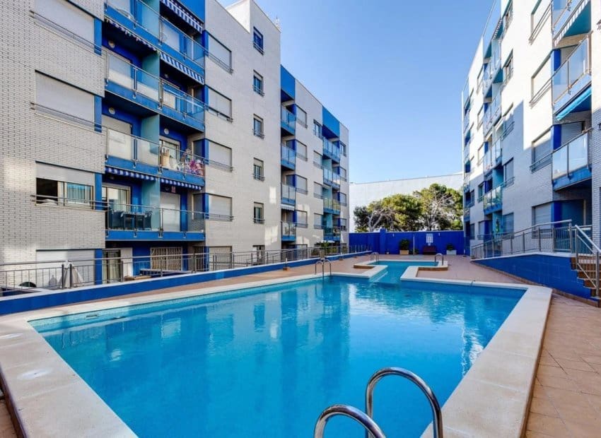 3 slaapkamer Appartement te koop in Torrevieja met zwembad garage - € 329.000 (Ref: 10102882)