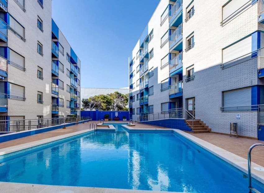 3 slaapkamer Appartement te koop in Torrevieja met zwembad garage - € 329.000 (Ref: 10102882)