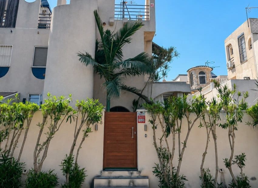 2 chambre Maison de Ville à vendre à Torrevieja avec piscine - 197 900 € (Ref: 10103565)