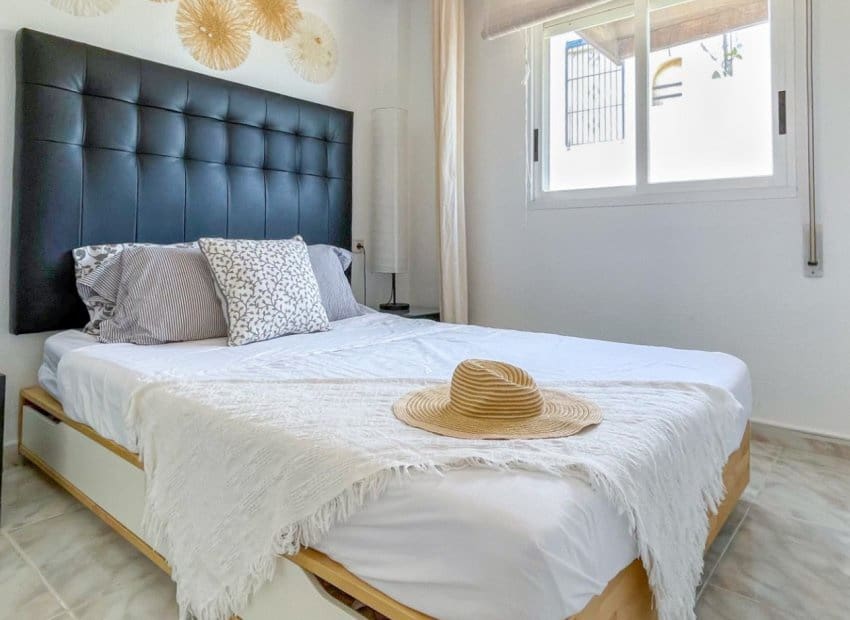 2 chambre Maison de Ville à vendre à Torrevieja avec piscine - 197 900 € (Ref: 10103565)