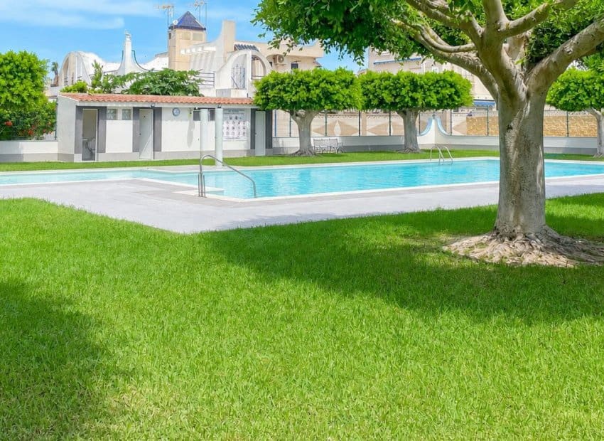 2 chambre Maison de Ville à vendre à Torrevieja avec piscine - 197 900 € (Ref: 10103565)