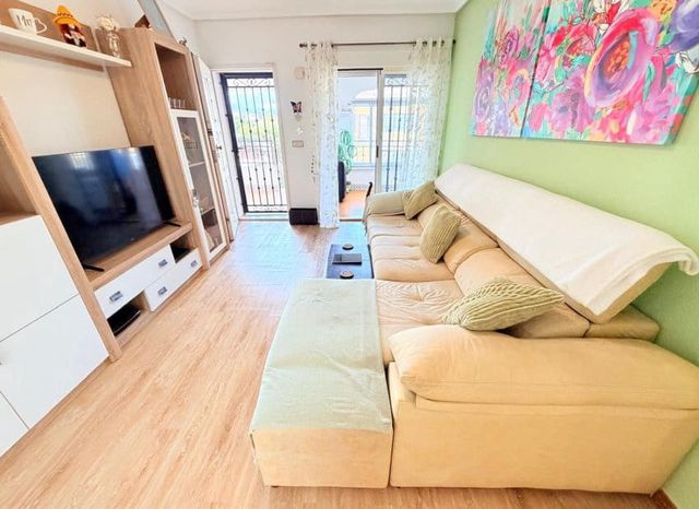 2 bedroom Apartment for sale in Los Montesinos with pool - € 135,000 (Ref: 10112175)