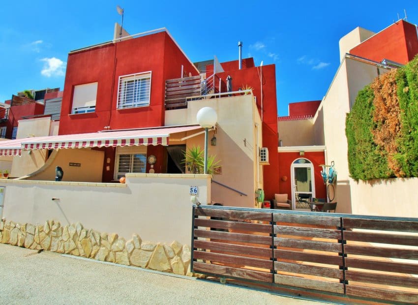 3 camera da letto Casa in vendita in Villamartin con piscina garage - 199.950 € (Rif: 10112178)