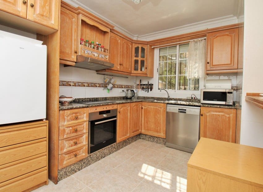 3 bedroom Villa for sale in Villamartin with pool garage - € 369,000 (Ref: 10112179)