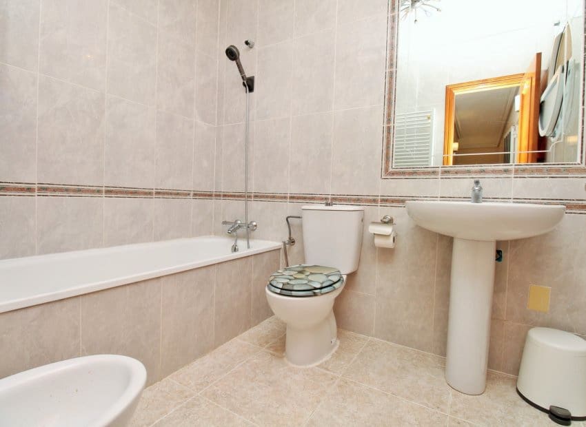 3 bedroom Villa for sale in Villamartin with pool garage - € 369,000 (Ref: 10112179)