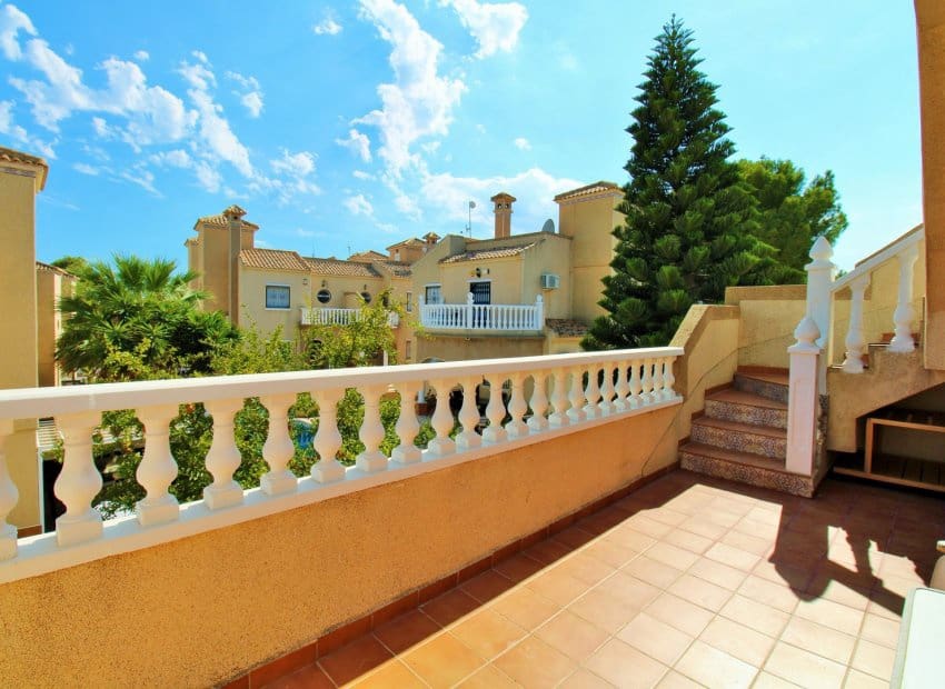 3 bedroom Villa for sale in Villamartin with pool garage - € 369,000 (Ref: 10112179)