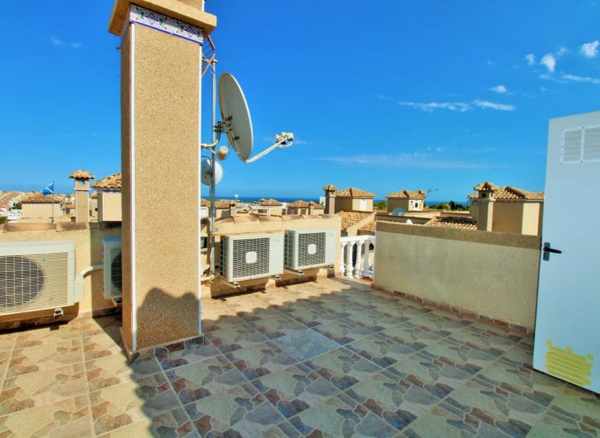 3 bedroom Villa for sale in Villamartin with pool garage - € 369,000 (Ref: 10112179)