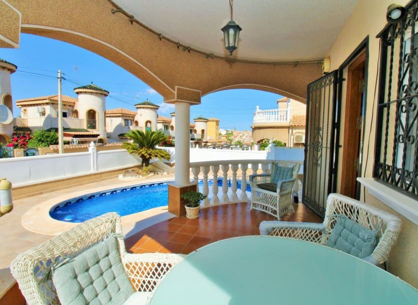 3 bedroom Villa for sale in Villamartin with pool garage - € 369,000 (Ref: 10112179)