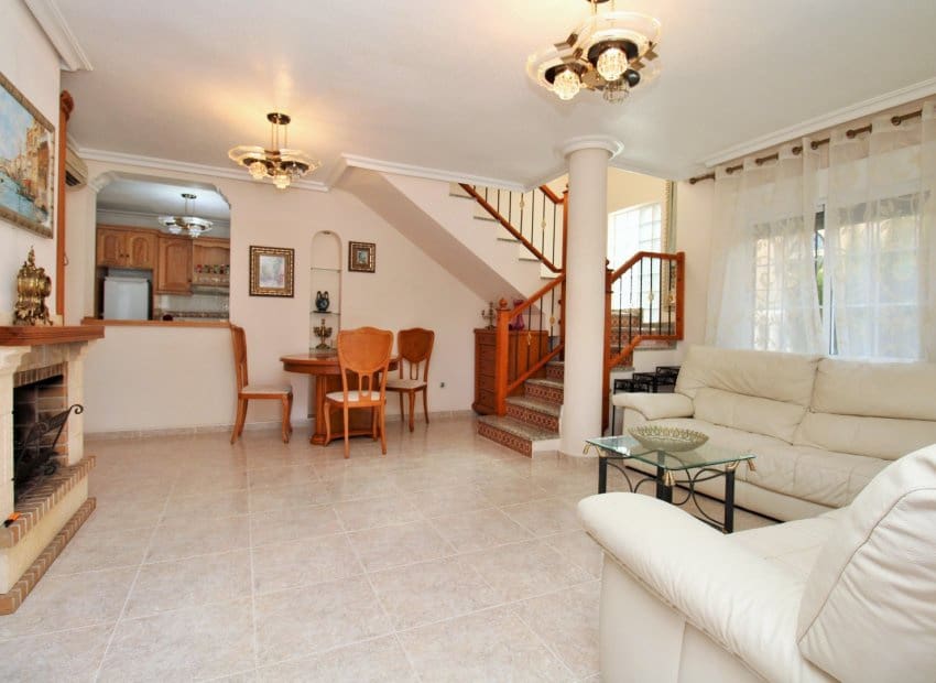 3 bedroom Villa for sale in Villamartin with pool garage - € 369,000 (Ref: 10112179)