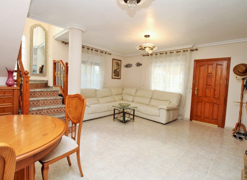 3 bedroom Villa for sale in Villamartin with pool garage - € 369,000 (Ref: 10112179)
