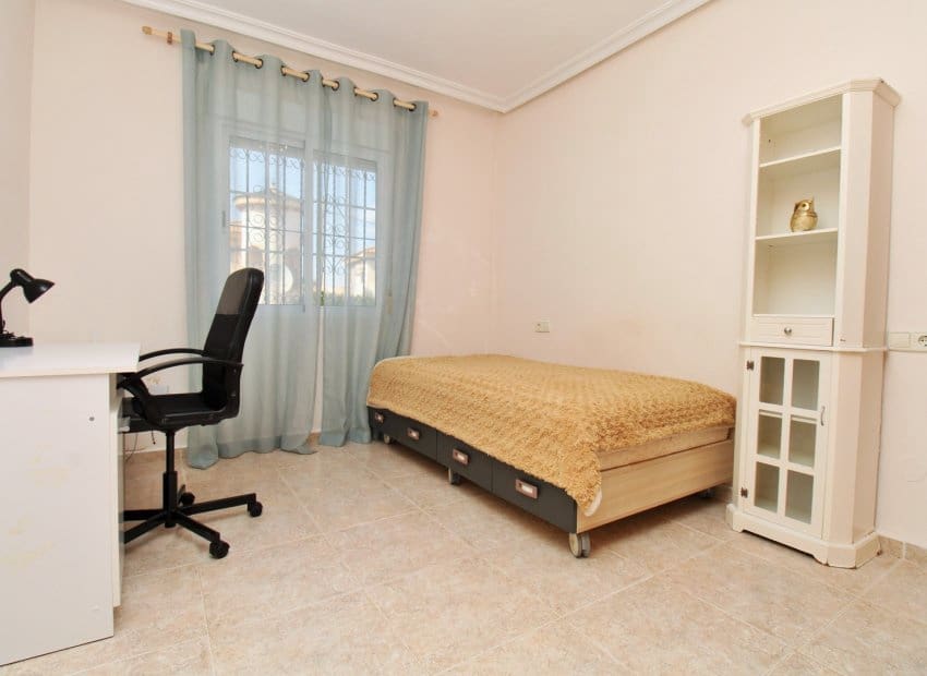 3 bedroom Villa for sale in Villamartin with pool garage - € 369,000 (Ref: 10112179)