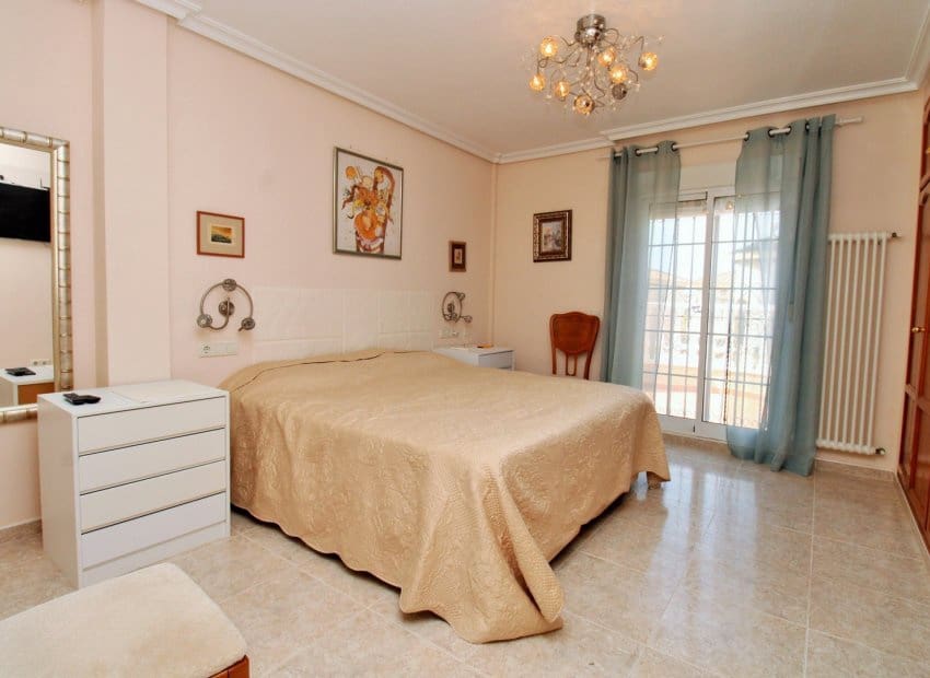 3 bedroom Villa for sale in Villamartin with pool garage - € 369,000 (Ref: 10112179)
