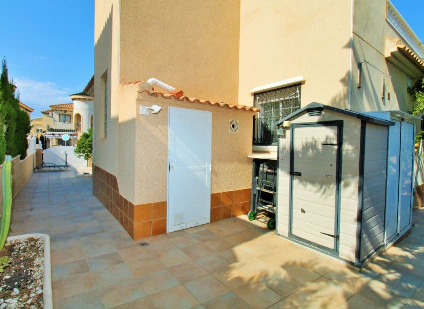 3 bedroom Villa for sale in Villamartin with pool garage - € 369,000 (Ref: 10112179)