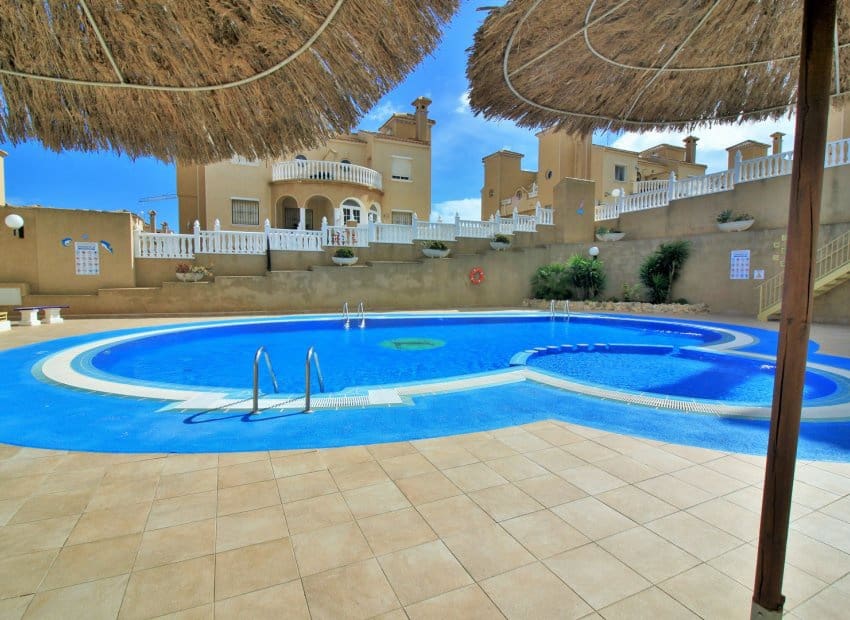 3 bedroom Villa for sale in Villamartin with pool garage - € 369,000 (Ref: 10112179)